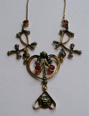 Lot 14 - An enamelled early 20th century necklace