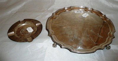 Lot 473 - A silver salver and a silver ash tray 19oz