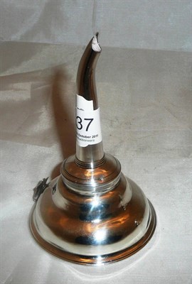 Lot 537 - A Georgian silver wine funnel
