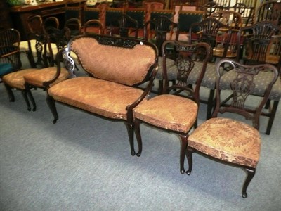 Lot 722 - Five piece salon suite