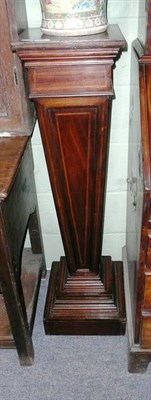 Lot 806 - An Edwardian mahogany torchere