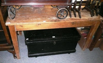 Lot 920 - Victorian pine kitchen table
