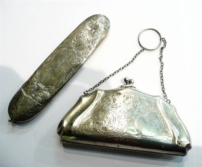 Lot 2 - A silver purse and a spectacle case (2)