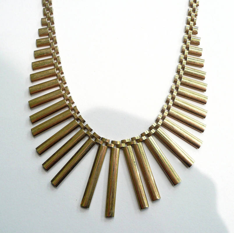 Lot 9 - A 9ct gold necklace, 30g approximate weight