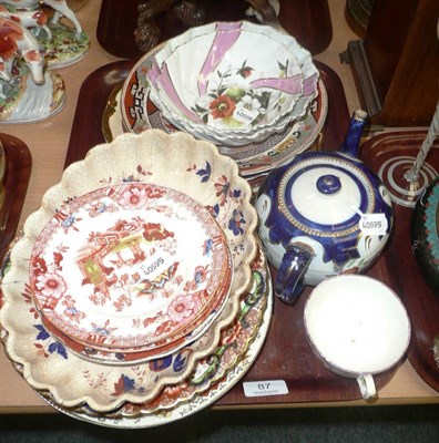 Lot 87 - A quantity of decorative ceramics