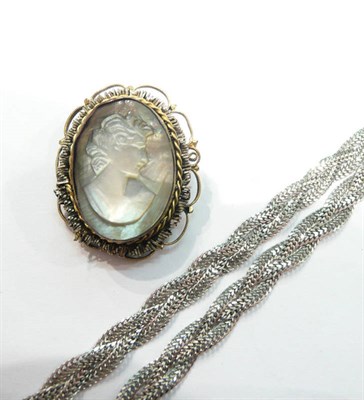 Lot 282 - A 9ct white gold necklace and a cameo brooch