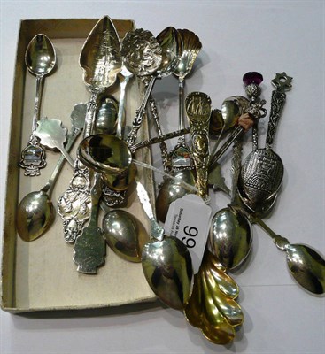 Lot 99 - Assorted souvenir spoons, some marked 'STERLING', some marked '800', and others (18)