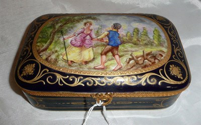 Lot 117 - Sevres style box and cover in 18th century style