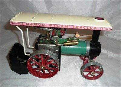 Lot 359 - A boxed Mamod live steam tractor TE1a