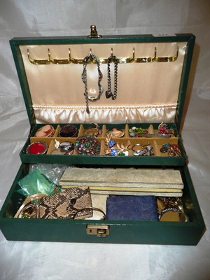 Lot 417 - Box of assorted costume jewellery