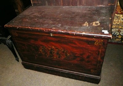 Lot 552 - Decorated pine box