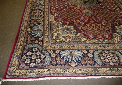 Lot 565 - Najafabad carpet