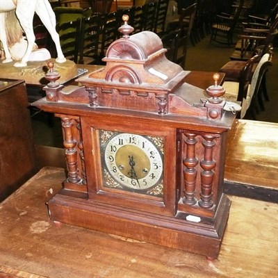 Lot 572 - Large Edwardian clock