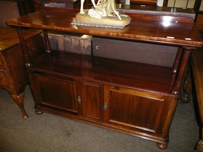 Lot 575 - Mahogany two tier buffet with cupboard below