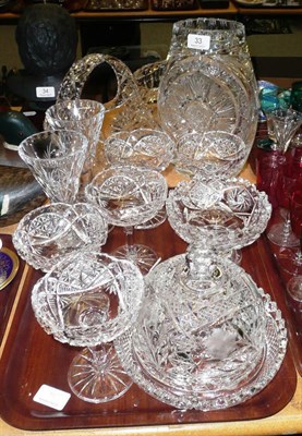 Lot 33 - Twelve pieces of cut glass