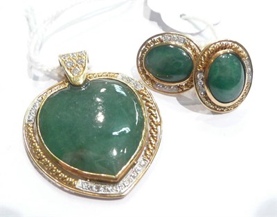 Lot 72 - A jade, gold and diamond heart pendant and a pair of earrings