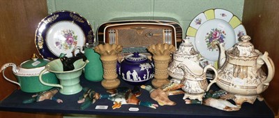 Lot 105 - A shelf of decorative ceramics including a pair of Rosenthal cabinet plates, flying duck...