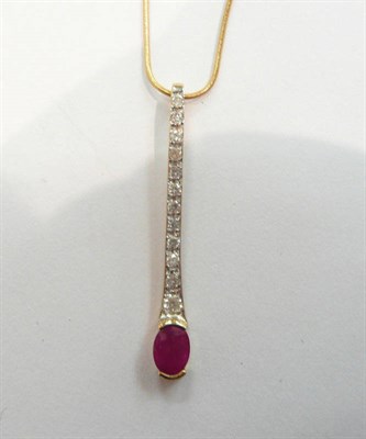 Lot 251 - A 9ct gold pendant on 9ct gold chain