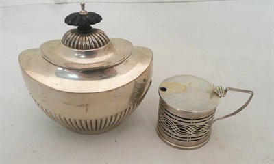 Lot 278 - A silver tea caddy and a silver mustard pot with blue glass liner, 8oz