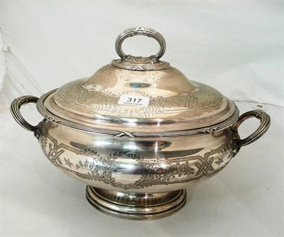 Lot 317 - Silver plated tureen and cover