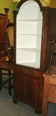 Lot 534 - Corner cupboard