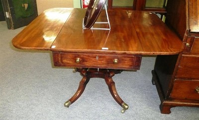 Lot 573 - A Regency drop leaf Pembroke breakfast table