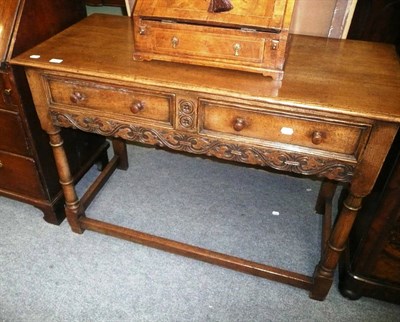 Lot 576 - Reproduction oak buffet