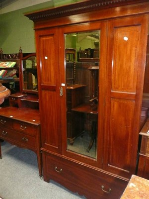 Lot 634 - Mahogany three piece bedroom suite