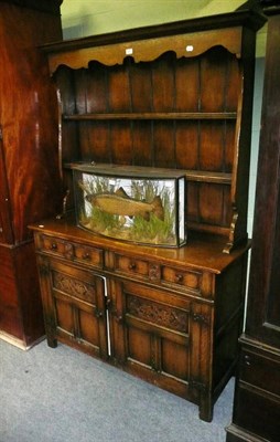 Lot 647 - Oak dresser