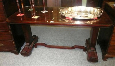 Lot 660 - Victorian mahogany side table