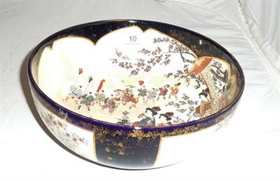 Lot 10 - An early 20th century Satsuma bowl