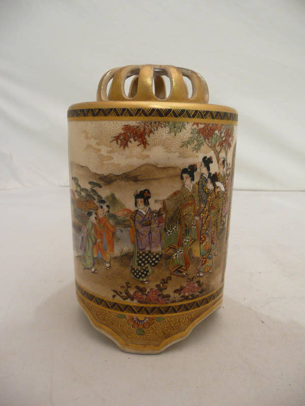 Lot 59 - A Satsuma vase and cover (a.f.)