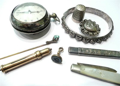 Lot 90 - A silver pair cased verge pocket watch, a small quantity of silver bijouterie and jewellery and...