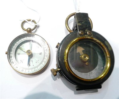 Lot 95 - A First World War brass Verner's pattern military pocket compass by John Wardale and Co, dated...
