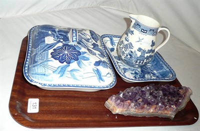 Lot 131 - A 19th century pearlware tureen, cover and dish, a Wedgwood jug and an amethyst geode
