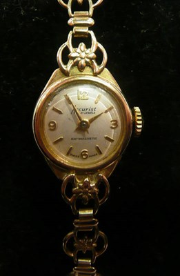 Lot 281 - A lady's 9ct gold wristwatch by Accurist