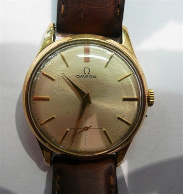 Lot 284 - A 9ct gold Omega gentleman's watch with inscription