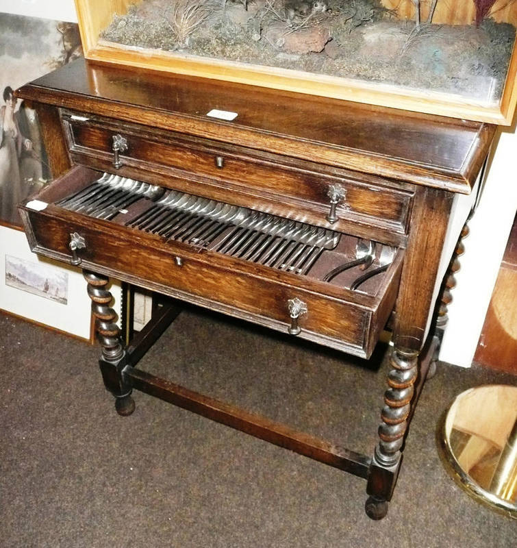 Lot 446 - An oak table canteen of plated cutlery