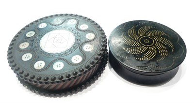 Lot 134 - Two 19th century circular boxes