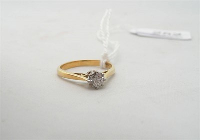 Lot 252 - An 18ct gold diamond solitaire ring