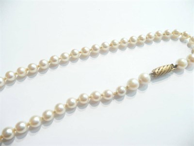 Lot 63 - A cultured pearl necklace