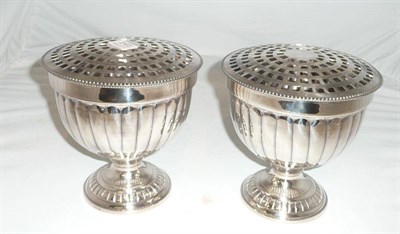 Lot 141 - Pair of silver plated rose bowls