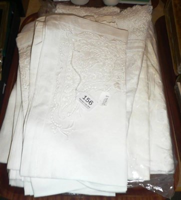 Lot 156 - White linen tablecloth, napkins etc