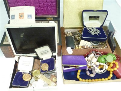 Lot 316 - A quantity of costume jewellery and coins