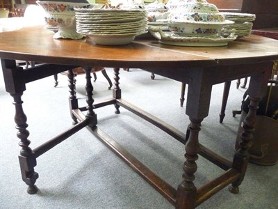 Lot 478 - Oak gateleg table