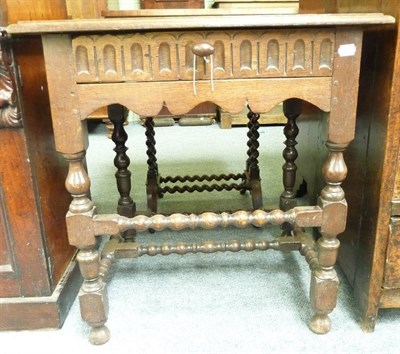 Lot 482 - Oak side table