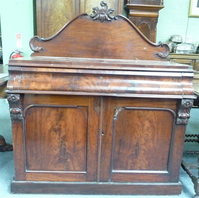 Lot 483 - A Victorian rosewood chiffonier