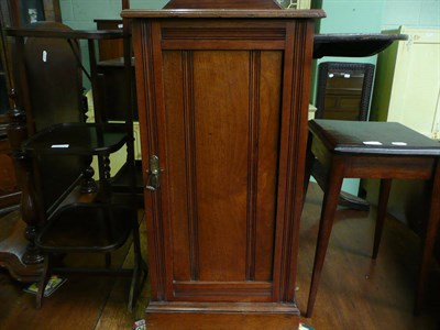 Lot 540 - Oak-framed mirror, a Victorian mahogany toilet mirror, Edwardian walnut bedside cupboard, a...