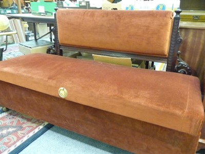 Lot 1212 - Box ottoman seat