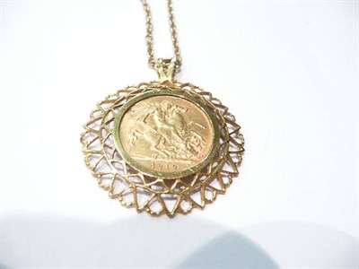 Lot 3 - A 1913 half sovereign in pendant on chain